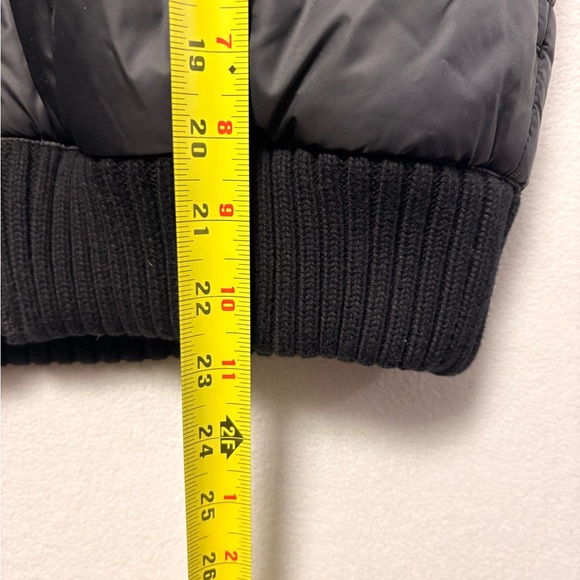 Tommy Hilfiger Black Puffer Jacket with detachable Faux Fur Hood - Picture 8 of 8